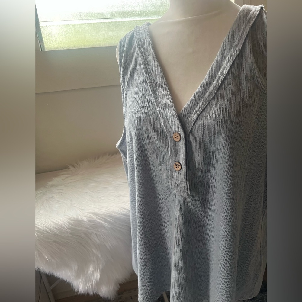 Cute sleeveless top
